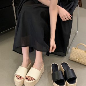 Women's Summer 2026 New Beach Sandals Thick Sole Retro Woven Casual One-Strap Slip-On